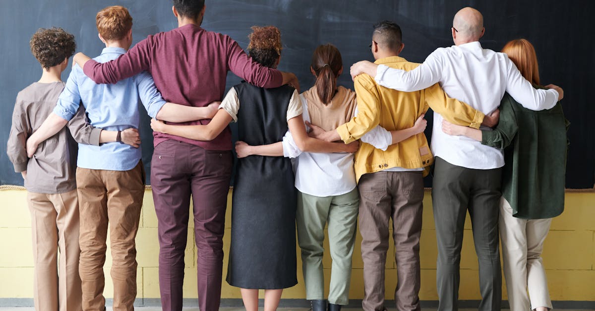 découvrez la puissance de la solidarité, un concept fondamental qui unit les gens, renforce les communautés et inspire l'entraide. explorez des initiatives inspirantes, des histoires de coopération et des idées pour promouvoir un monde plus solidaire.