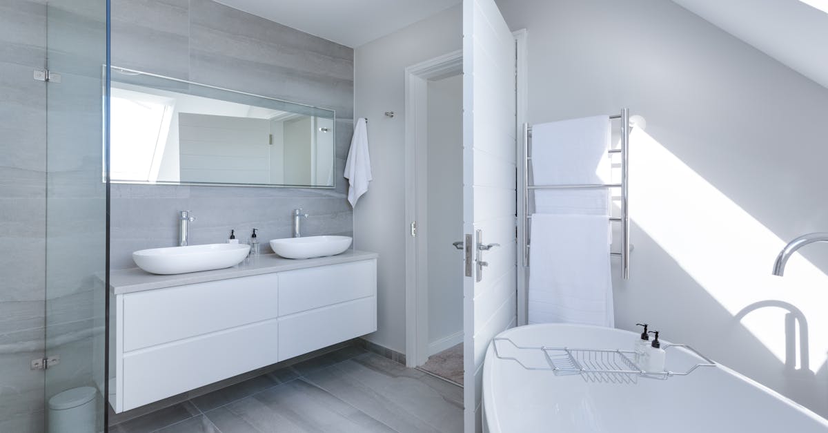 découvrez notre service de nettoyage professionnel, offrant des solutions de propreté adaptées à vos besoins. que ce soit pour votre maison, votre bureau ou un événement spécial, notre équipe s'engage à garantir un environnement impeccable et sain. profitez d'un service rapide, efficace et respectueux de l'environnement.