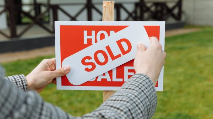 découvrez tout ce que vous devez savoir sur les frais des courtiers en hypothèques. apprenez comment ces frais fonctionnent, leur impact sur votre prêt immobilier et comment choisir le bon courtier pour maximiser votre investissement. obtenez des conseils pratiques et des astuces pour naviguer dans le monde des prêts immobiliers.