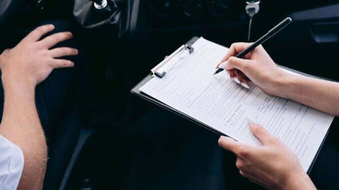 auto insurance découvrez nos solutions d'assurance automobile adaptées à vos besoins. protégez votre véhicule et roulez en toute sérénité grâce à notre couverture complète et nos tarifs compétitifs.