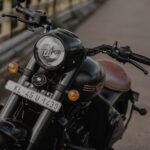 découvrez tout ce qu'il faut savoir sur les plaques d'immatriculation noires : leur signification, leur utilisation et comment elles se distinguent des autres types de plaques en france.