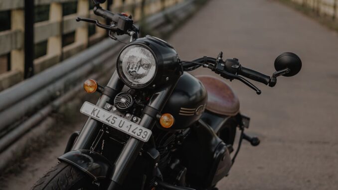 black license plates découvrez tout ce qu'il faut savoir sur les plaques d'immatriculation noires : leur signification, leur utilisation et comment elles se distinguent des autres types de plaques en france.