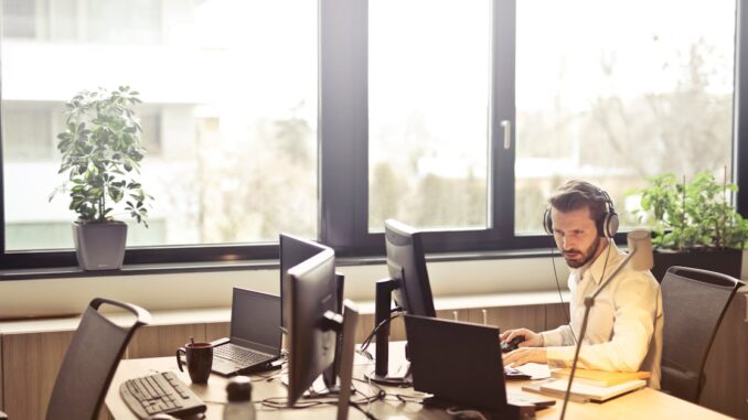 customer service découvrez un service client exceptionnel avec notre équipe dédiée, prête à répondre à toutes vos questions et à vous offrir une assistance personnalisée pour une expérience optimale.