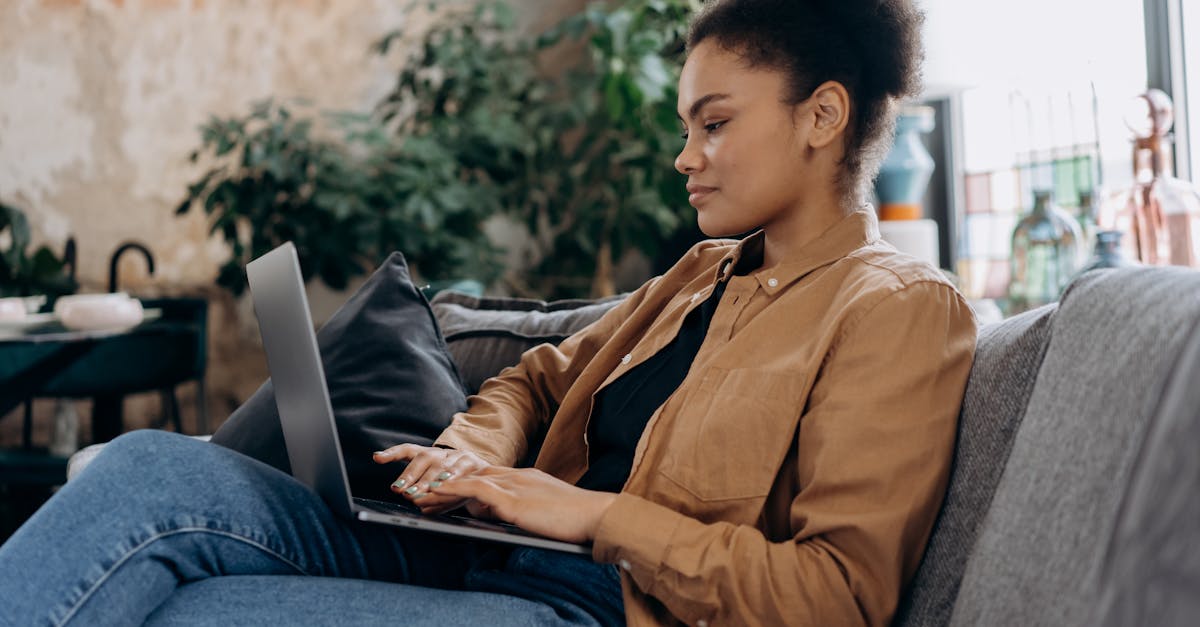 découvrez des conseils et astuces utiles pour améliorer votre écriture de la main gauche. apprenez à surmonter les défis spécifiques que rencontrent les gauchers et à développer une technique d'écriture fluide et confortable.