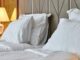découvrez des solutions efficaces pour éliminer les odeurs de matelas. apprenez des astuces simples et naturelles pour rafraîchir votre literie et assurer un sommeil sain et agréable.