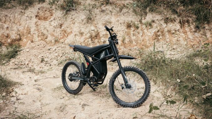 motorbike insurance découvrez nos offres d'assurance moto adaptées à vos besoins. protégez votre véhicule tout en bénéficiant de garanties complètes et d'un service client à l'écoute. comparez nos tarifs compétitifs et circulez en toute sérénité sur la route.