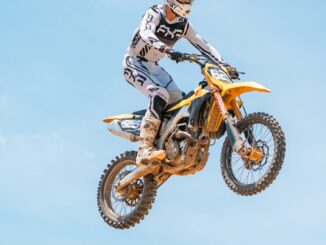 découvrez notre assurance moto sur mesure ! protégez votre deux-roues avec des couvertures adaptées à vos besoins et roulez en toute sérénité. obtenez un devis en ligne et profitez de tarifs compétitifs !