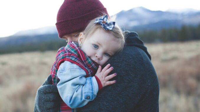 paternity découvrez l'importance de la paternité dans le développement des enfants et le rôle essentiel des pères dans la famille. apprenez comment la paternité influence les relations familiales et le bien-être des enfants.