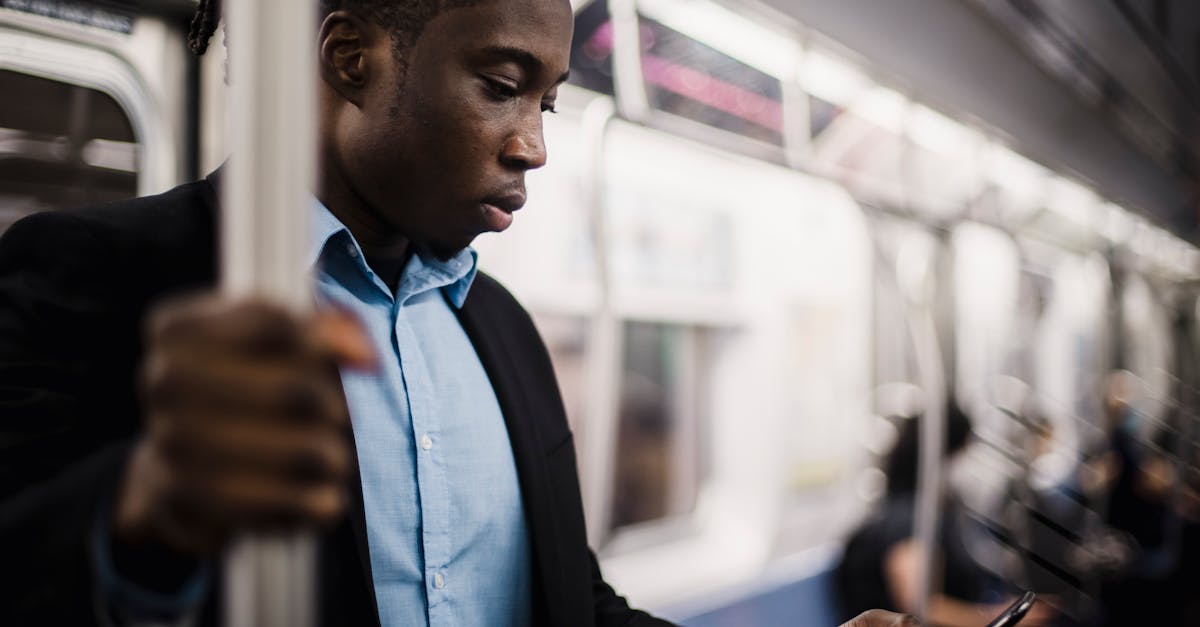découvrez tout ce que vous devez savoir sur les sms : définition, histoire, usages, et conseils pratiques pour une communication efficace. apprenez à optimiser vos messages pour rester connecté au quotidien.