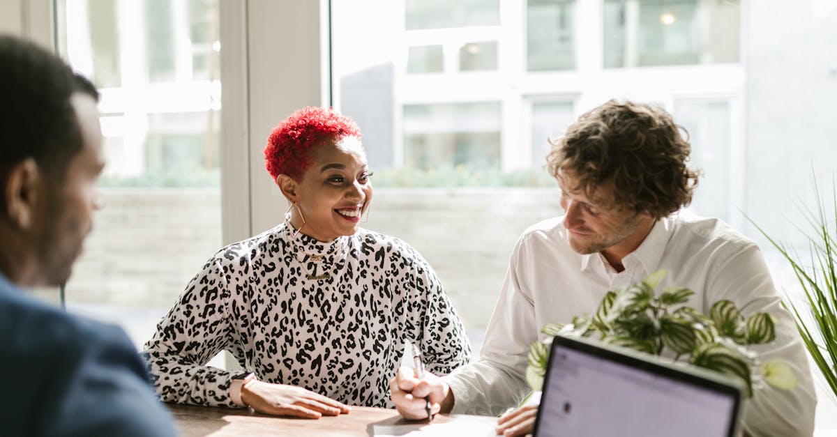 découvrez comment un comptable peut optimiser la gestion financière de votre entreprise. bénéficiez d'une expertise professionnelle pour la tenue des comptes, la déclaration fiscale et le conseil en stratégie financière. faites le choix de la tranquillité d'esprit avec nos services comptables sur mesure.