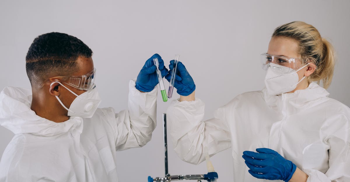 découvrez l'acide azélaïque, un ingrédient actif aux multiples bienfaits pour la peau. efficace contre l'acné, les taches brunes et les rougeurs, il favorise un teint lumineux et uniforme. idéal pour tous types de peaux, apprenez comment l'intégrer dans votre routine beauté.