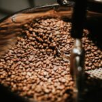 découvrez l'univers du café : des variétés exquises aux méthodes de préparation, plongez dans un monde riche en arômes et en saveurs. que vous soyez amateur de café noir ou fan de boissons lactées, trouvez toutes les astuces pour savourer le meilleur de votre tasse.