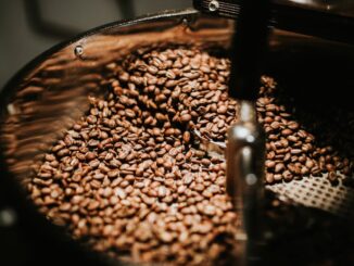 découvrez l'univers du café : des variétés exquises aux méthodes de préparation, plongez dans un monde riche en arômes et en saveurs. que vous soyez amateur de café noir ou fan de boissons lactées, trouvez toutes les astuces pour savourer le meilleur de votre tasse.