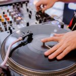 découvrez notre large gamme d'équipements dj, incluant platines, mixers, enceintes et accessoires pour les passionnés de musique. équipez-vous des meilleurs matériels pour faire vibrer vos soirées et événements avec des performances de qualité professionnelle.