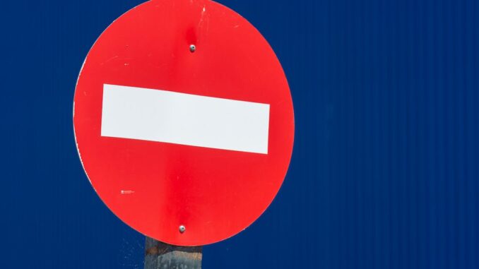 exclusion découvrez ce que signifie l'exclusion, ses impacts sur les individus et la société, ainsi que des stratégies pour promouvoir l'inclusion et l'égalité. informez-vous sur les causes et les solutions au phénomène d'exclusion.