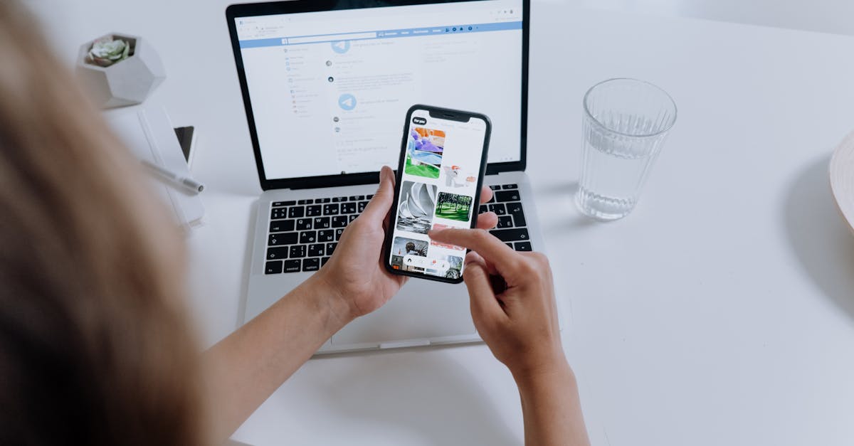 découvrez facebook lite, la version légère de l'application facebook qui vous permet de rester connecté avec vos amis et votre famille même avec une connexion internet limitée. profitez d'une expérience simple et rapide, parfaite pour les appareils avec peu d'espace de stockage.