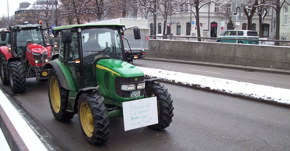 découvrez le mouvement des agriculteurs : leurs revendications, les enjeux de la protestation et l'impact sur l'agriculture durable. une analyse approfondie des luttes menées par les agriculteurs pour leurs droits et leur avenir.