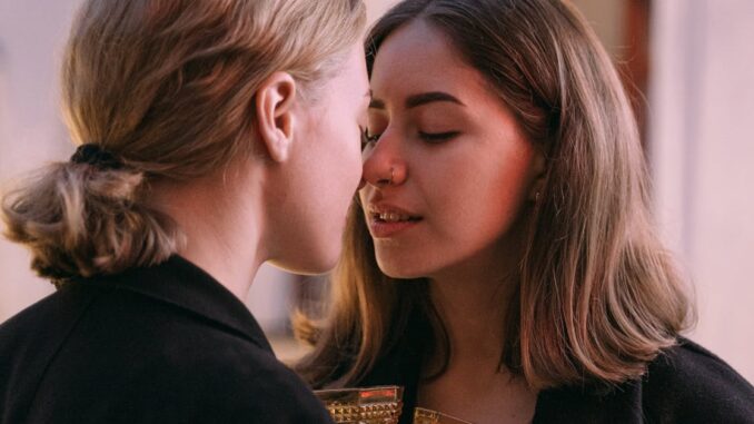 female desire découvrez l'univers fascinant du désir féminin, une célébration de la sensualité et de l'émotion. explorez les différentes facettes de la sexualité au féminin à travers des analyses, des témoignages et des conseils pour embrasser pleinement votre passion et votre intimité.