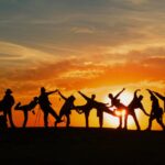 découvrez l'importance de l'amitié dans nos vies, comment elle renforce nos liens sociaux et nous apporte joie et soutien. explorez les différents aspects de l'amitié et des conseils pour cultiver des relations significatives.