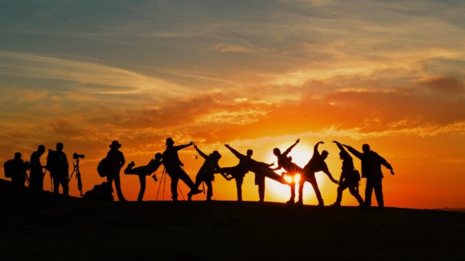 friendship découvrez l'importance de l'amitié dans nos vies, comment elle renforce nos liens sociaux et nous apporte joie et soutien. explorez les différents aspects de l'amitié et des conseils pour cultiver des relations significatives.