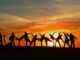 découvrez l'importance de l'amitié dans nos vies, comment elle renforce nos liens sociaux et nous apporte joie et soutien. explorez les différents aspects de l'amitié et des conseils pour cultiver des relations significatives.
