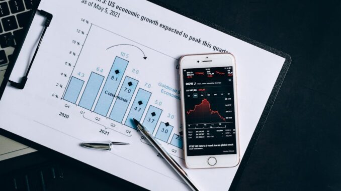 gdp découvrez tout ce que vous devez savoir sur le produit intérieur brut (pib), son importance pour l'économie, comment il est calculé et son impact sur la vie quotidienne.