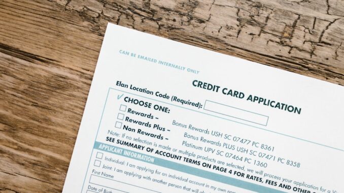 insurance fraud découvrez comment prévenir et détecter la fraude à l'assurance. apprenez les méthodes utilisées par les fraudeurs et les conseils pour protéger vos droits et votre couverture. informez-vous sur les conséquences juridiques et financières de la fraude à l'assurance.