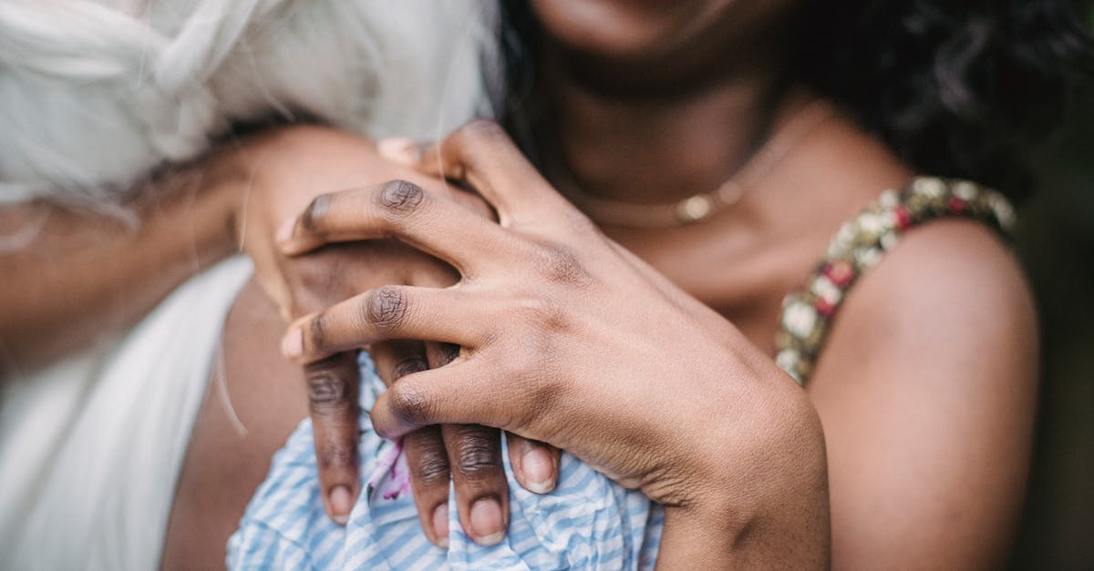 découvrez nos astuces et produits efficaces pour enlever le vernis à ongles en douceur. transformez votre routine de manucure avec des techniques facile et rapide pour des ongles impeccables.