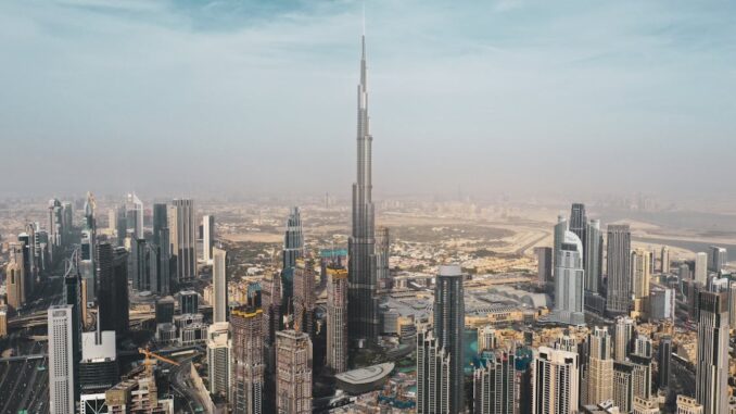 uae tourism découvrez les merveilles du tourisme aux émirats arabes unis, avec ses paysages époustouflants, ses attractions modernes et sa culture riche. explorez dubai, abu dhabi et bien plus, pour des vacances inoubliables au cœur du moyen-orient.