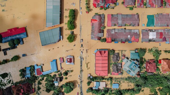 water damage découvrez comment prévenir et réparer les dommages causés par l'eau. nos conseils d'experts vous aideront à protéger votre maison des infiltrations d'eau, des inondations et des problèmes d'humidité.