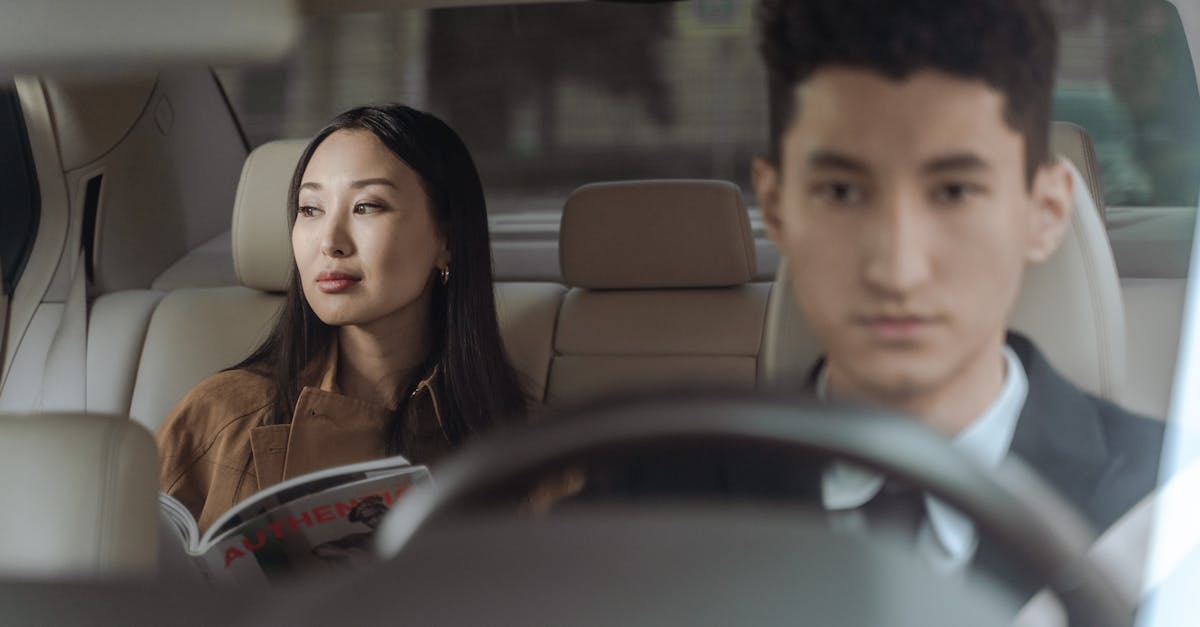 découvrez nos services de chauffeur professionnel pour vos déplacements en toute sérénité. que ce soit pour des trajets quotidiens, des événements spéciaux ou des transferts aéroport, notre équipe de chauffeurs expérimentés est à votre disposition pour garantir un service de qualité, confortable et fiable.