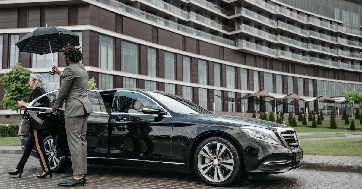 découvrez notre service de chauffeur professionnel, alliant confort et sécurité pour tous vos trajets. que ce soit pour des déplacements professionnels ou des excursions personnelles, nous mettons à votre disposition des chauffeurs expérimentés et attentifs à vos besoins. réservez dès maintenant pour une expérience de transport inoubliable.