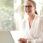 découvrez comment identifier et éviter les escroqueries en ligne. protégez vos informations personnelles et apprenez à reconnaître les signes frauduleux pour naviguer en toute sécurité sur internet.