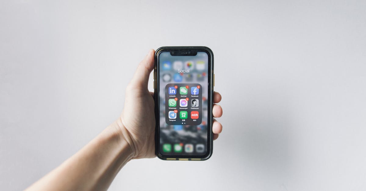 découvrez snapchat, l'application de messagerie éphémère qui vous permet de partager des moments en temps réel avec vos amis grâce à des photos, vidéos et filtres divertissants. restez connecté et amusez-vous avec des stories et des effets créatifs !
