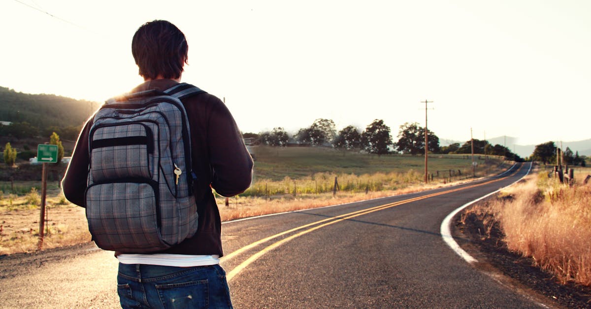 découvrez des conseils essentiels pour voyager en solo. apprenez à planifier votre voyage, à rencontrer des gens et à profiter au maximum de votre aventure en solo, tout en garantissant votre sécurité et votre bien-être.